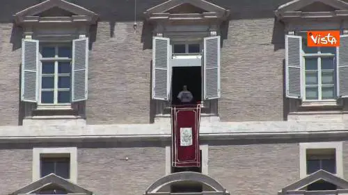 Papa Francesco benedice incontro Trump-Kim: "Sia cammino verso la pace"