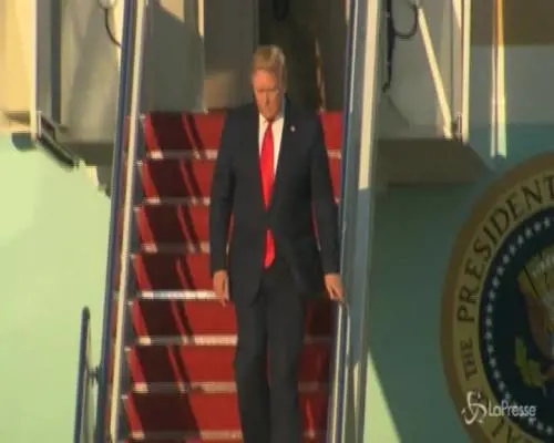 Usa, Trump rientra a Washington dopo il suo tour in Asia