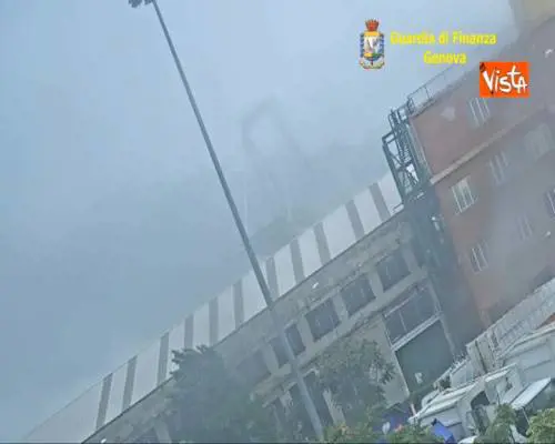 Ponte Morandi, il video inedito del crollo