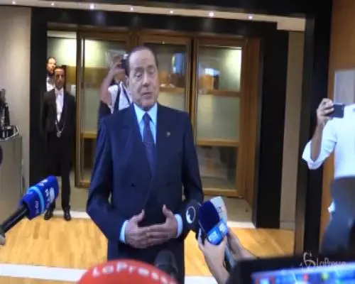 Ue, Berlusconi: "L'Italia si è isolata"