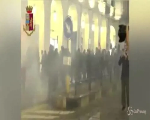 Scontri G7 Venaria Reale, 17 misure cautelari