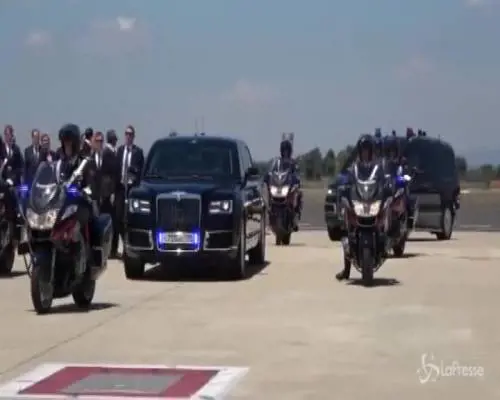 Roma, l'arrivo di Putin a Fiumicino: prima tappa dal Papa