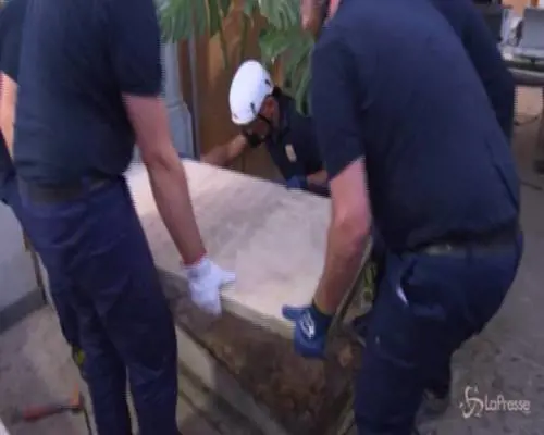 Caso Orlandi: l'apertura delle due tombe