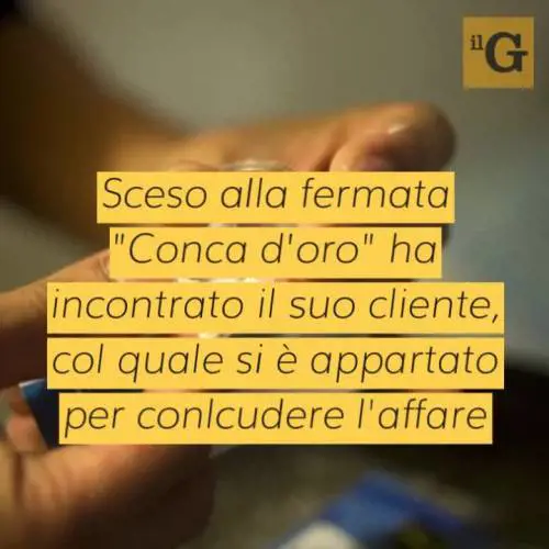 Straniero colto a spacciare, fugge sui binari poi aggredisce militari