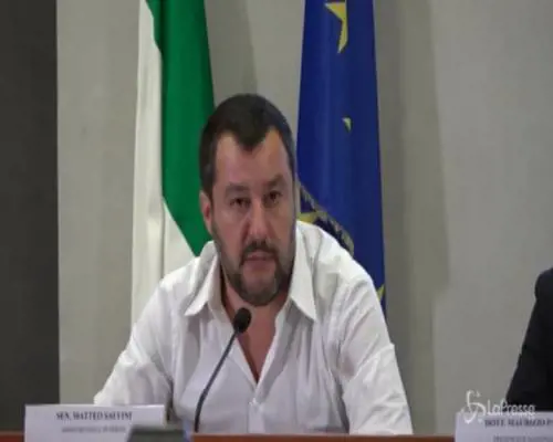 Lega, Salvini: "Commissione inchiesta su finanziamenti? Facciamone anche 7 o 8"