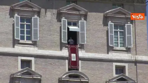 Papa Francesco: "Se ignori senzatetto, domandati se tuo cuore e' di ghiaccio"