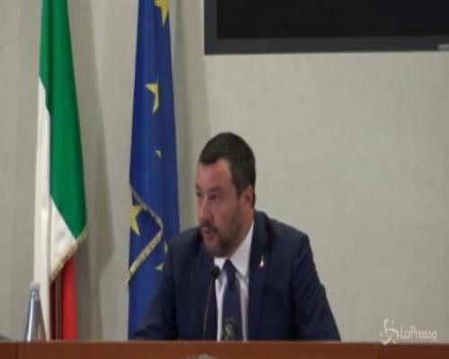 Manovra, Salvini: "Forte taglio delle tasse per famiglie"