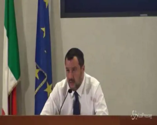Fondi russi a Lega, Salvini: "Gli italiani sono stufi, non parlo di spie russe"