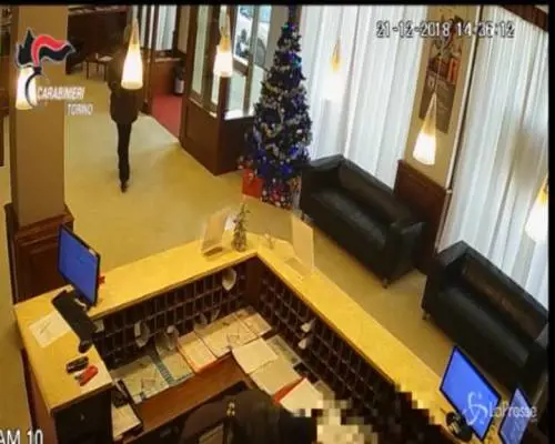 Torino, coppia arrestata per rapine a supermercati e hotel