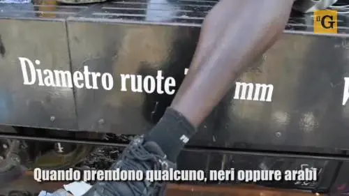 Il muro anti-migranti di Macron