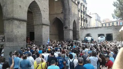 De Crescenzo, l'omaggio dei napoletani allo scrittore-filosofo