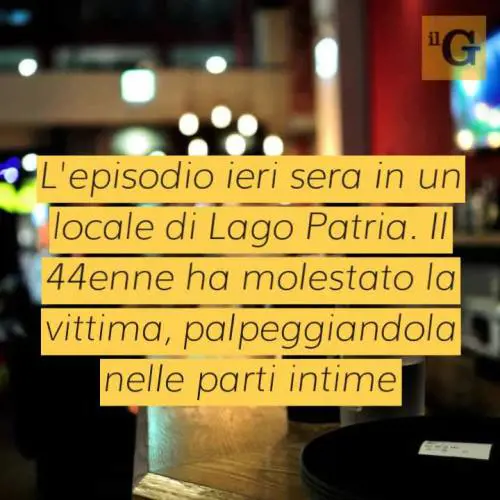 Napoli, respinto dopo le molestie, 44enne torna nel pub armato