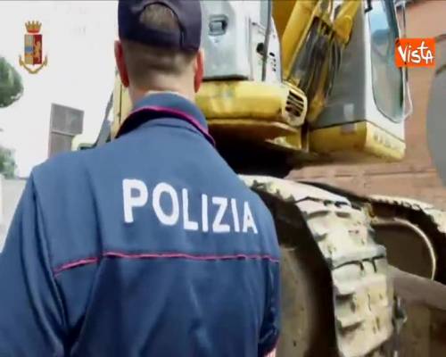 Polizia stradale recupera tre veicoli industriali rubati a Milano