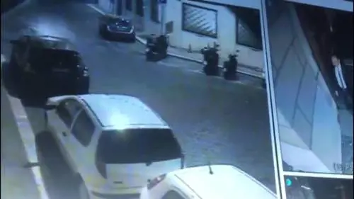 Roma, due uomini in fuga: sono i killer del carabiniere?