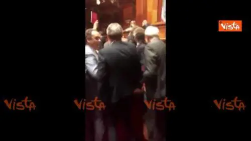 Il Pd occupa i banchi del governo in Senato