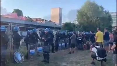Bologna, lo sgombero del centro sociale XM24