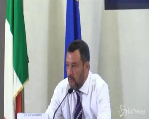 R.Cittadinanza, Salvini: "Per alcuni è meglio non fare"