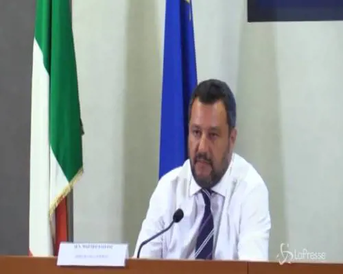 Salvini avvisa i 5 Stelle: "Voto anticipato? Forse anche prima di settembre"
