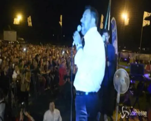 Salvini: "C'è emergenza rifiuti a Roma e Costa parla di mio figlio"