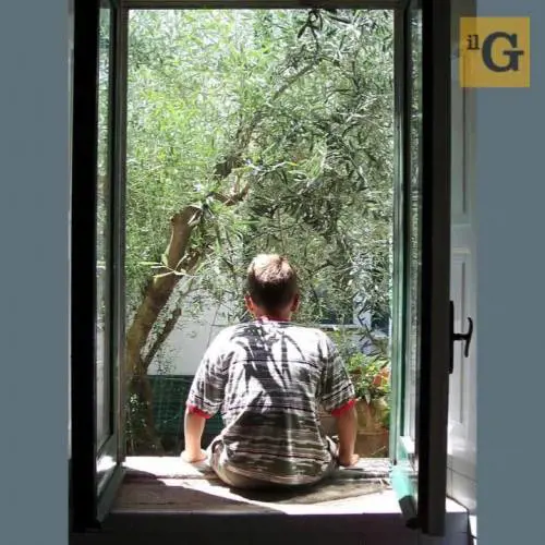 Bimbo di 10 anni accoltella 14enne durante un litigio