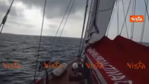 L'Astral in viaggio per raggiungere Open Arms