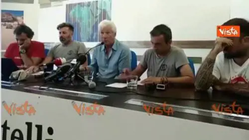 Richard Gere: "I migranti vivono un inferno"