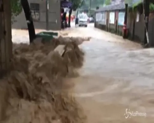 Il tifone Lekima colpisce la Cina: almeno 13 morti in una frana