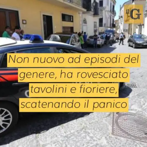 Ragusa, ubriaco crea panico in piazza poi aggredisce e morde militari