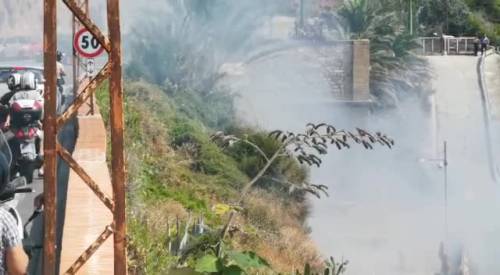 Sanremo: brucia camper nella rinomata spiaggia dei Tre Ponti