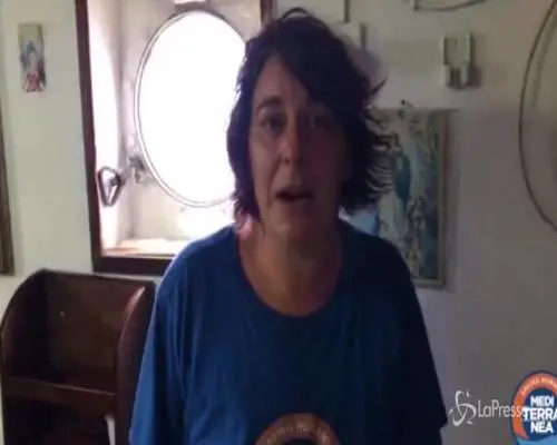 Mare Jonio, Cecilia Strada: "Onde altre tre metri"