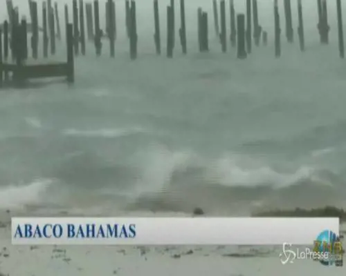 La furia dell'uragano Dorian si abbatte sulle Bahamas