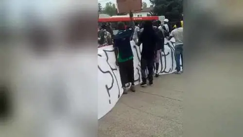 Foggia, braccianti in piazza per chiedere i permessi di soggiorno