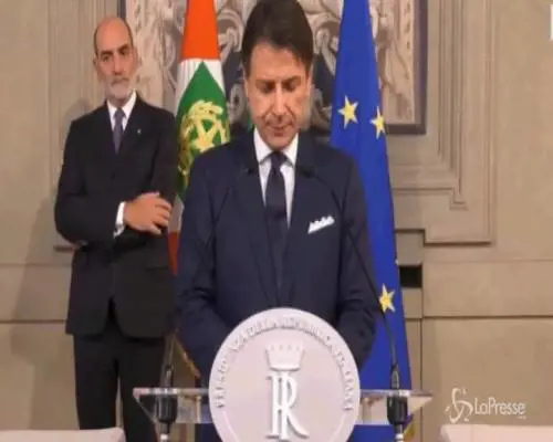 Governo, Conte presenta la sua squadra