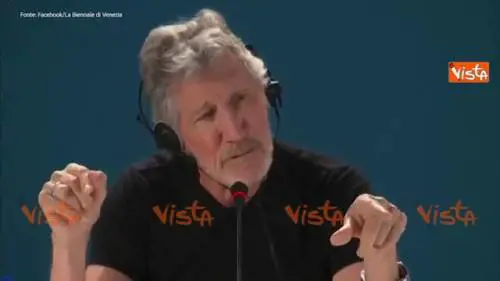 Migranti, Roger Waters: "L'Italia ha paura dell'Altro, ma bisogna andare oltre"