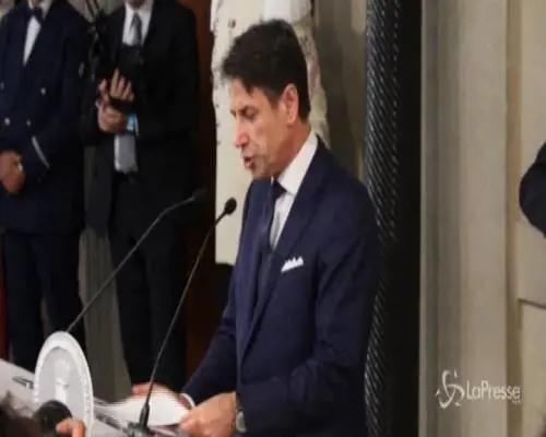 Governo, Conte chiede la fiducia alla Camera