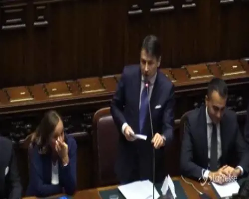 Camera, il governo Conte incassa la fiducia