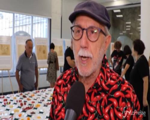 Eva Henger, piccante regina al Festival del Peperoncino