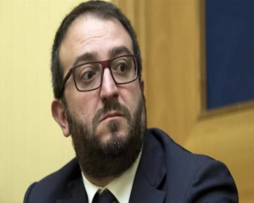 L’Aquila, Sindaco chiede l’esclusione di Saviano e Zerocalcare