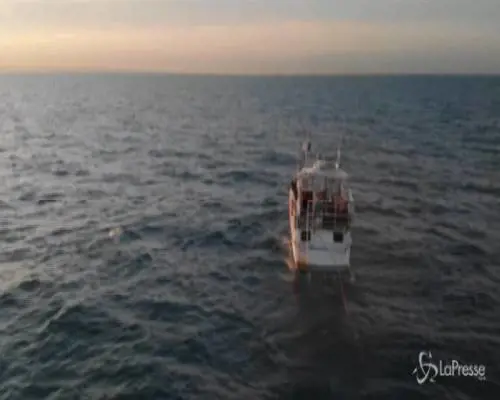 Attraversa La Manica a nuoto 4 volte consecutive senza sosta