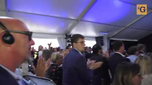 Avanti ragazzi di Budapest. Così Atreju accoglie Orban