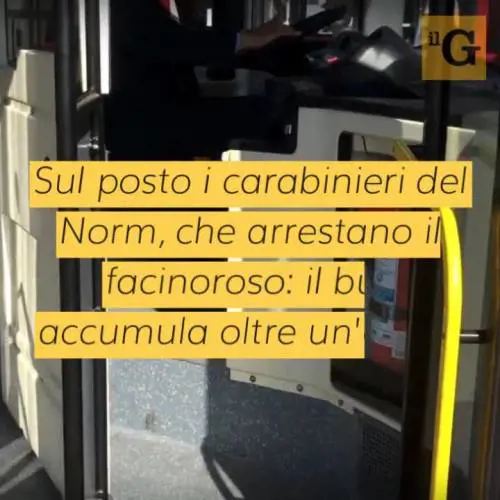 Gambiano pesta controllori che chiedono biglietto: sciopero mezzi pubblici a Roma