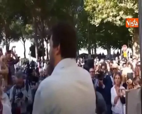 Migranti, Salvini: "Di Maio dice che faranno meglio della Lega, almeno ha beccato i congiuntivi"