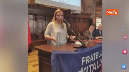 Meloni: "Cittadinanza automatica a immigrati una stupidaggine"