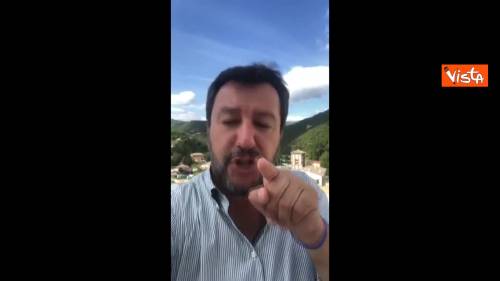 Salvini: "È da sei mesi che non fumo e sto meglio"