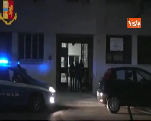  Botte ai bambini, arrestato imam 23enne del Bangladesh 