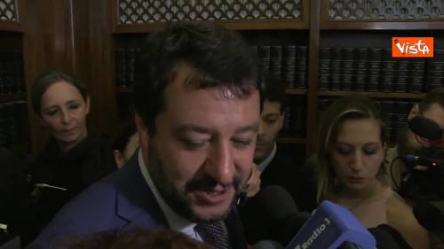 Fondi russi, Salvini: "Non è roba seria". E ironizza: "Ho appena nascosto in giardino 30mln"