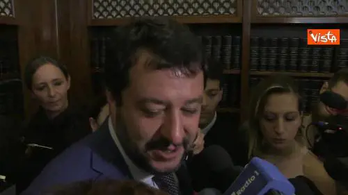 Fondi russi, Salvini: "Non è roba seria". E ironizza: "Ho appena nascosto in giardino 30mln"
