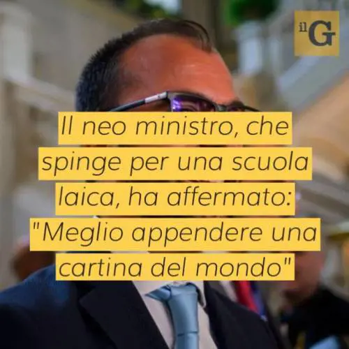 Crocifisso a scuola, il tweet provocatorio di don Lazzara