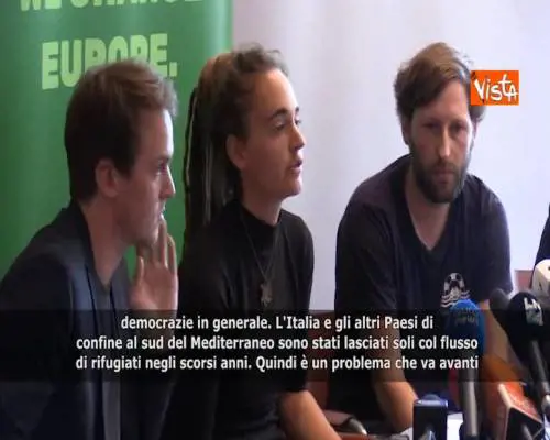 Migranti, Carola Rackete al Parlamento Ue: "Italia lasciata sola"