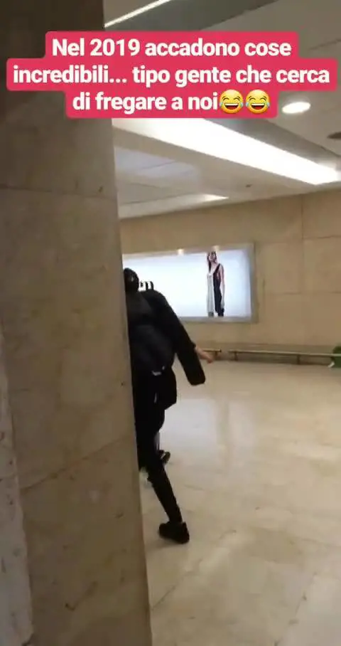Ladra tenta di derubarli: Pio e Amedeo la filmano
